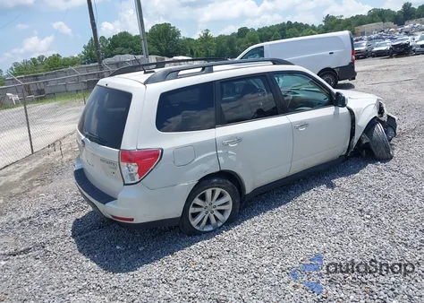 2011 Subaru Forester 2.5X Premium из США, поврежденный, VIN JF2SHADC3BH705649